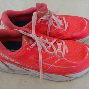 Running Shoes with indoor
